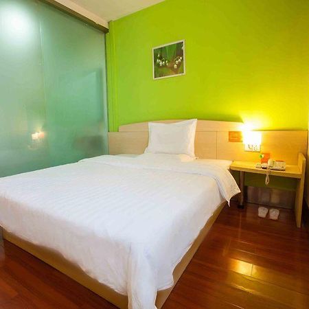 7 Days Inn Wuhan Extérieur photo